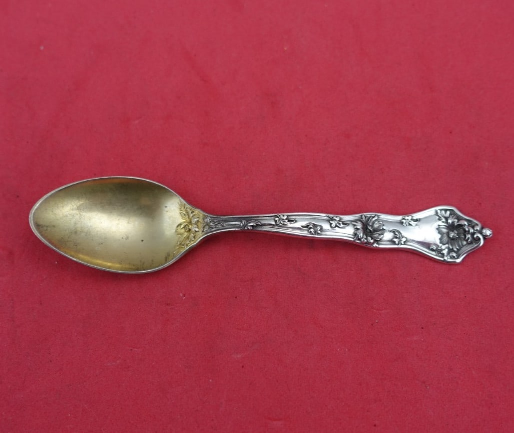 Reed and Barton Intaglio Sterling Silver Gold Washed Demitasse Spoon 4 1/4": Reed and Barton Intaglio Sterling Silver Gold Washed Demitasse Spoon 4 1/4" This exquisite demitasse spoon from the Intaglio pattern by Reed and Barton is crafted from high-quality sterling silver (.9