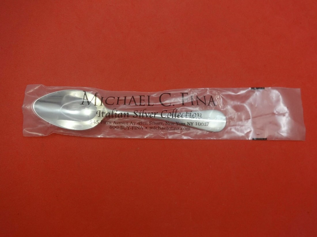 Carrs Baguette Sterling Silver Place Soup Spoon 7.5 inches New: Carrs Baguette Sterling Silver Place Soup Spoon 7.5 inches New Introducing the Baguette pattern place soup spoon by Carrs, crafted from high-quality sterling silver. This elegant spoon measures 7 1/2