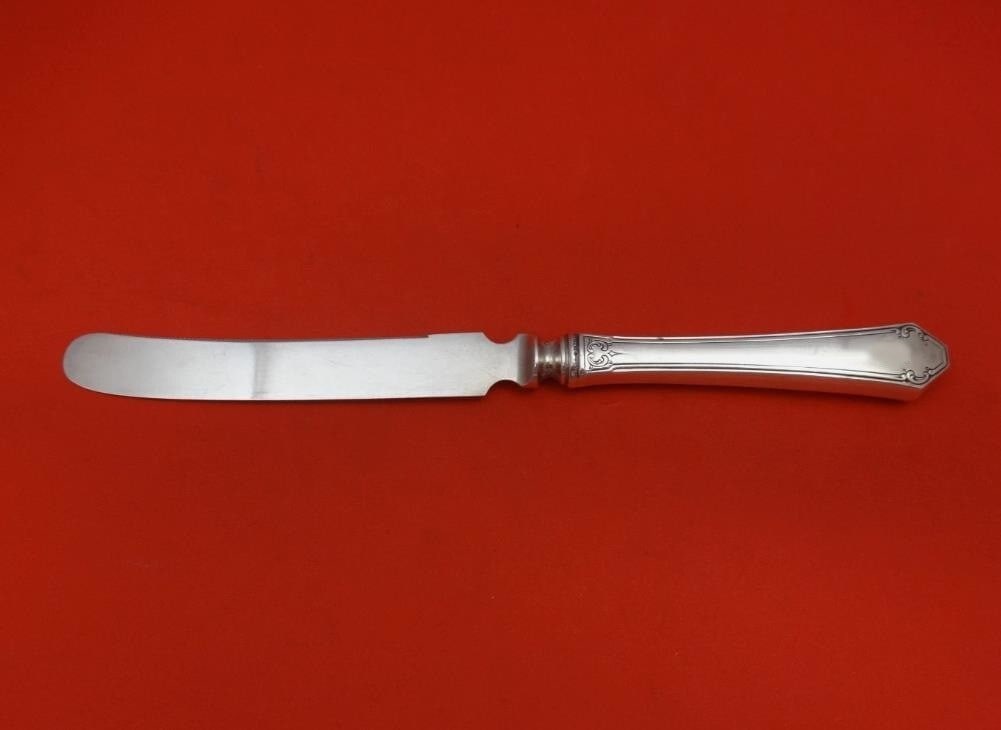 Towle Lady Mary Sterling Silver Citrus Knife 7 5/8 inch Serrated Blade: Towle Lady Mary Sterling Silver Citrus Knife 7 5/8 inch Serrated Blade Introducing the exquisite Lady Mary citrus knife by Towle, crafted from high-quality sterling silver. This elegant utensil featur