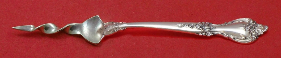 Lunt Delacourt Sterling Silver Twisted Butter Pick 6 Inches: Lunt Delacourt Sterling Silver Twisted Butter Pick 6 Inches This exquisite butter pick from the Delacourt pattern by Lunt is crafted from high-quality sterling silver. Custom made and featuring a twis