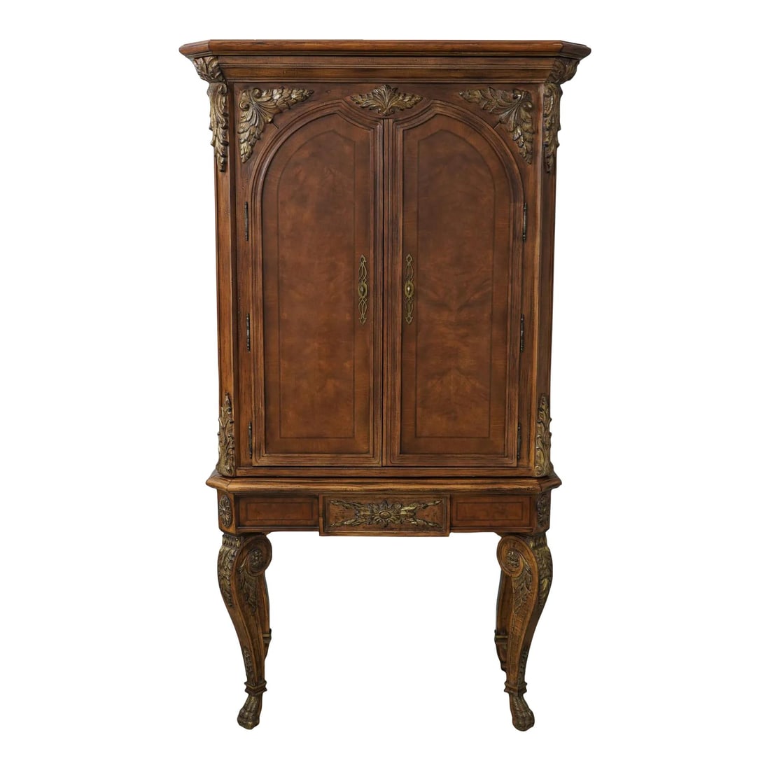 Jeffco Georgian Style 2 Door Bar Cabinet with Lighted Interior: Jeffco Georgian Style 2 Door Bar Cabinet with Lighted Interior This exquisite Jeffco Georgian Style 2 Door Bar Liquor Cabinet features a classic design with beautiful carved details. Crafted approxima