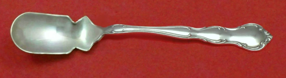 Wallace My Love Sterling Silver Horseradish Scoop Custom Made 5 3/4": Wallace My Love Sterling Silver Horseradish Scoop Custom Made 5 3/4" Introducing a stunning horseradish scoop from the renowned Wallace brand, crafted from high-quality sterling silver. This custom-ma