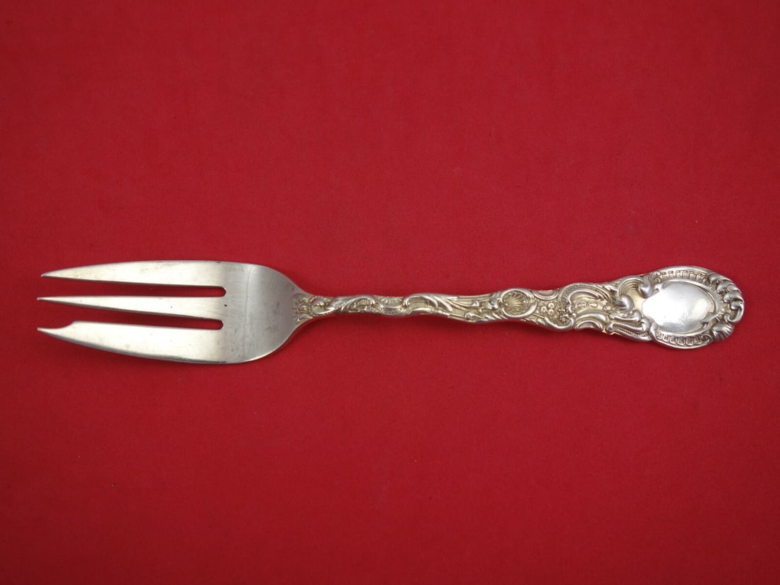 Durgin Louis XV Sterling Silver 3-Tine Fish Fork 7 1/4 Inch Heirloom: Durgin Louis XV Sterling Silver 3-Tine Fish Fork 7 1/4 Inch Heirloom This exquisite fish fork features a 3-tine design and is crafted from high-quality sterling silver, showcasing the elegant Louis XV