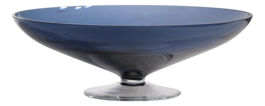 Scandinavian Mid Century Art Glass Centerpiece Bowl Blue Gray 13.75": Scandinavian Mid Century Art Glass Centerpiece Bowl Blue Gray 13.75" This exquisite Mid Century art glass centerpiece bowl features a stunning blue-gray toned bowl elegantly mounted on a clear glass b