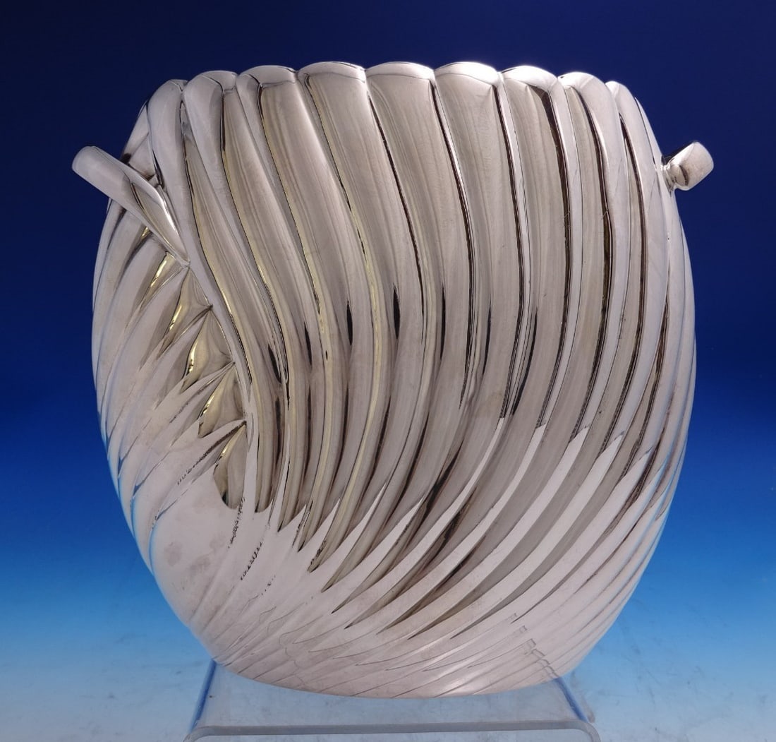 Italian Sterling Silver Vase by Fratelli Cacchione with Dual Handles: Italian Sterling Silver Vase by Fratelli Cacchione with Dual Handles This modernistic Italian sterling silver vase by Fratelli Cacchione features an elegant two-handle design and was crafted in Milan,