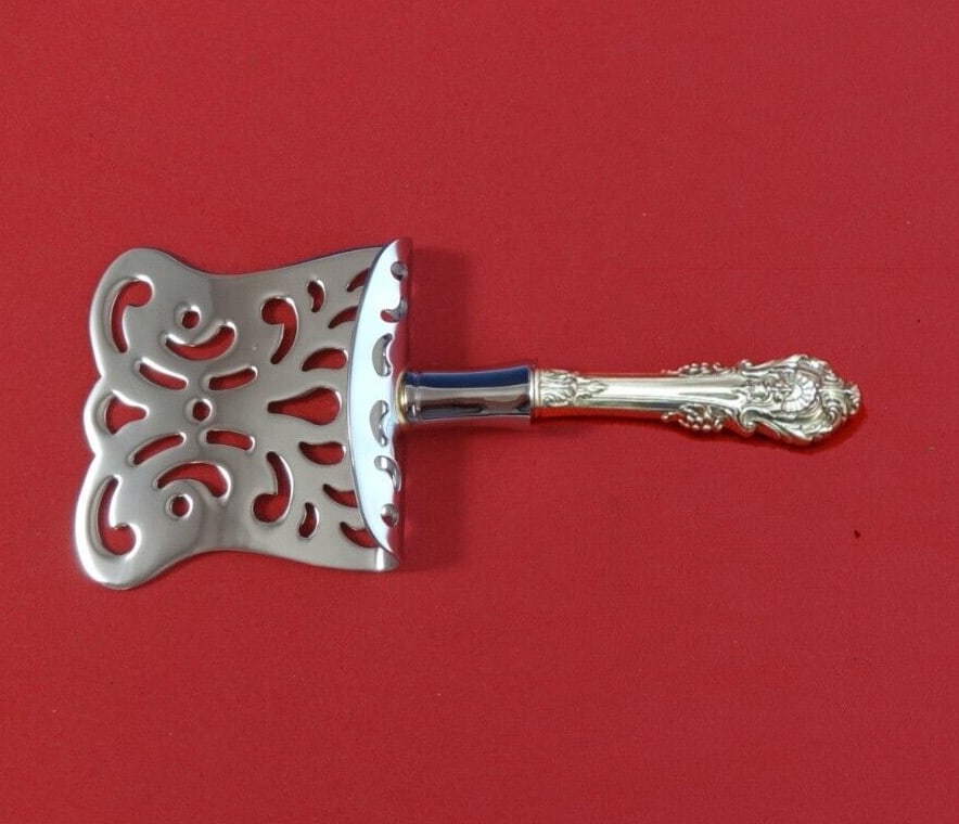 Wallace Sir Christopher Sterling Silver Petit Four Server 6 Inch Custom Made: Wallace Sir Christopher Sterling Silver Petit Four Server 6 Inch Custom Made Experience the elegance of the "Sir Christopher" petit four server by Wallace. This exquisite serving piece, measuring 6 in