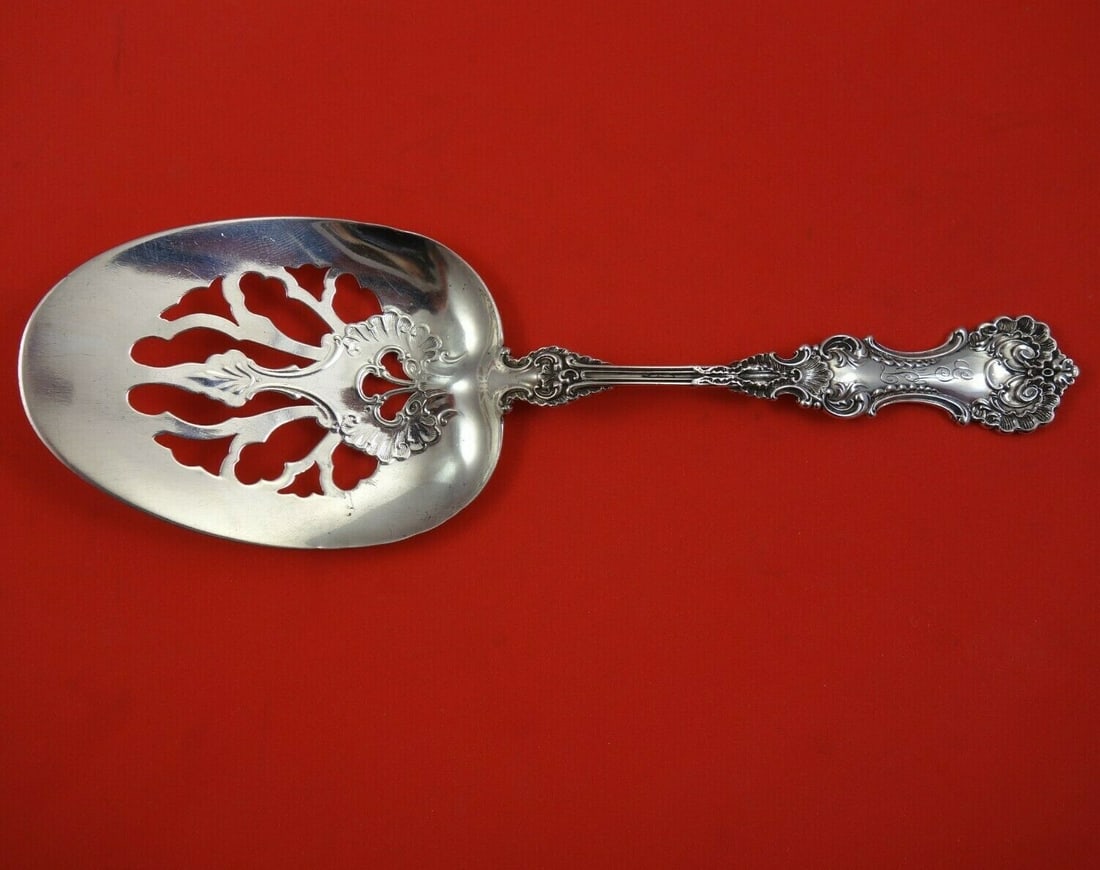 Whiting Pompadour Sterling Silver Tomato Server 8 1/4 inch: Whiting Pompadour Sterling Silver Tomato Server 8 1/4 inch Elevate your dining experience with this exquisite Pompadour tomato server by Whiting. Crafted from high-quality sterling silver, this origin