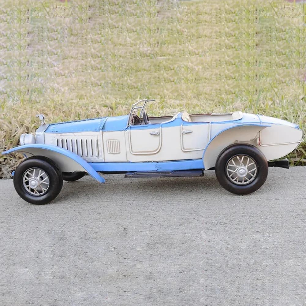 1928 Rolls-Royce Phantom I Antique Style Model for Collectors: 1928 Rolls-Royce Phantom I Antique Style Model for Collectors This collectible model of the 1928 Phantom I is crafted in a vintage style, perfect for auto enthusiasts. It features an iron frame and me