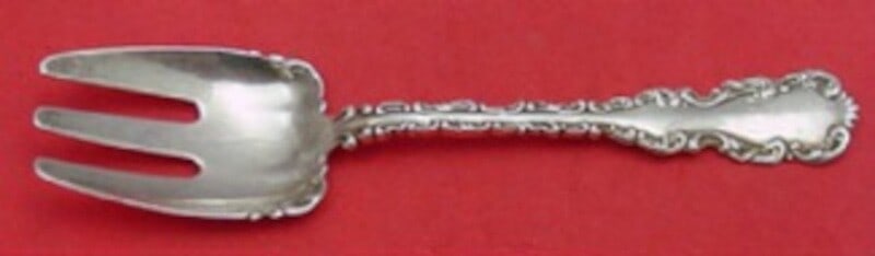 Whiting Gorham Louis XV Sterling Silver Serving Fork 5 1/4 Inch 3-Tine: Whiting Gorham Louis XV Sterling Silver Serving Fork 5 1/4 Inch 3-Tine This exquisite serving fork features the elegant Louis XV pattern by Whiting and Gorham. Crafted from high-quality sterling silve
