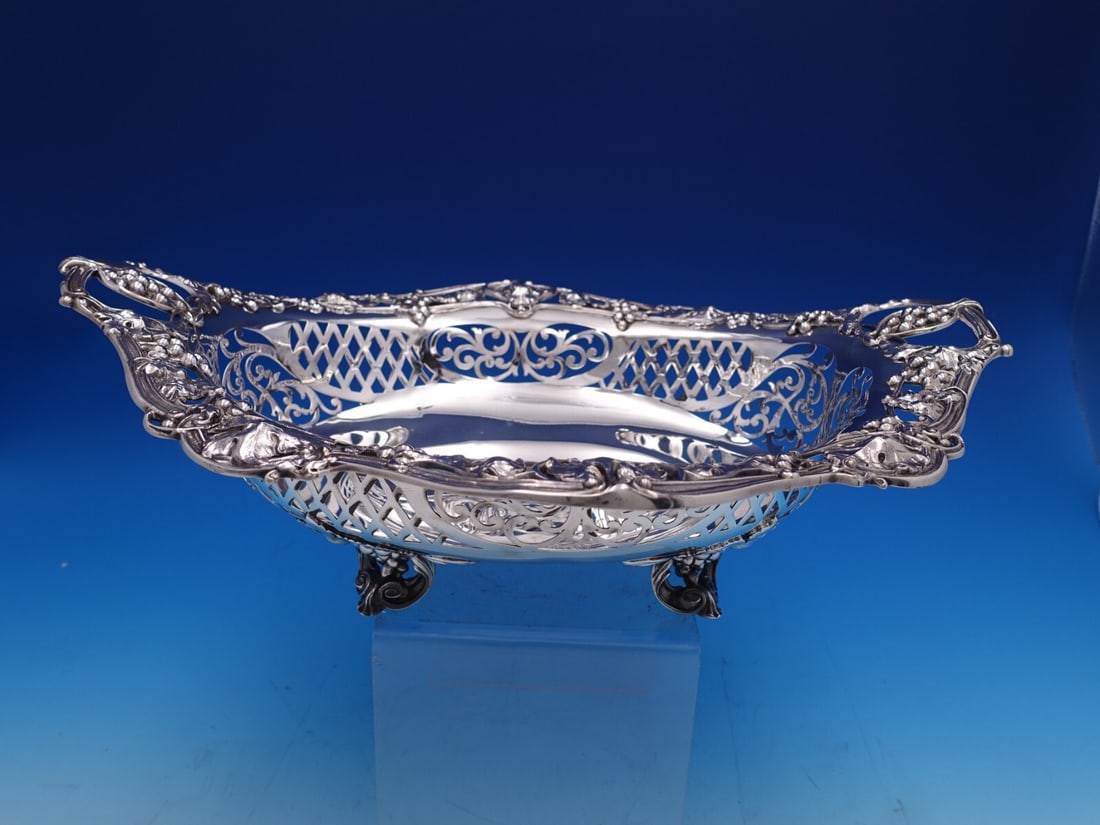 Gorham Sterling Silver Footed Centerpiece Bowl Monogrammed 1905: Gorham Sterling Silver Footed Centerpiece Bowl Monogrammed 1905 This exquisite centerpiece bowl from Gorham features a stunning design with an intricately pierced rim and bowl, adorned with a graceful