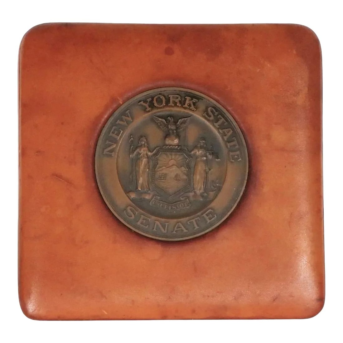 Vintage New York State Leather Paperweight with Bronze Medallion 1930s: Vintage New York State Leather Paperweight with Bronze Medallion 1930s This unique leather-bound desk organizer paperweight features a cast bronze medallion showcasing the New York State seal along wi