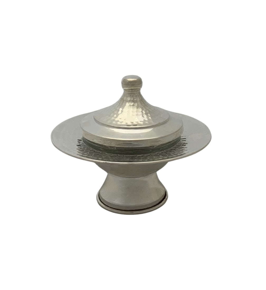 Handmade Modern Hammered Sterling Silver Honey Dish 925: Handmade Modern Hammered Sterling Silver Honey Dish 925 This exquisite honey dish is crafted from fine 925 sterling silver, showcasing a modern handmade design with a beautifully hammered and shiny sl