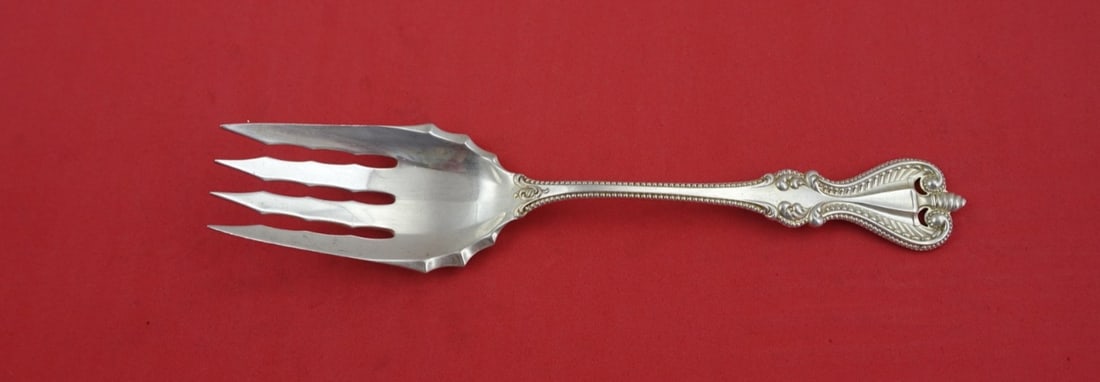 Towle Old Colonial Sterling Silver Trout Fork 7 5/8 inches: Towle Old Colonial Sterling Silver Trout Fork 7 5/8 inches This exquisite Old Colonial Trout Fork by Towle is crafted from high-quality sterling silver. Measuring 7 5/8 inches in length, it features a