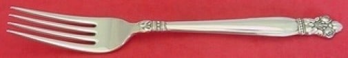 Lunt Silver Poppy Sterling Silver Dinner Fork 7 3/4 Inches: Lunt Silver Poppy Sterling Silver Dinner Fork 7 3/4 Inches This exquisite dinner fork features the elegant Silver Poppy pattern by Lunt, crafted from high-quality sterling silver. Measuring 7 3/4 inch