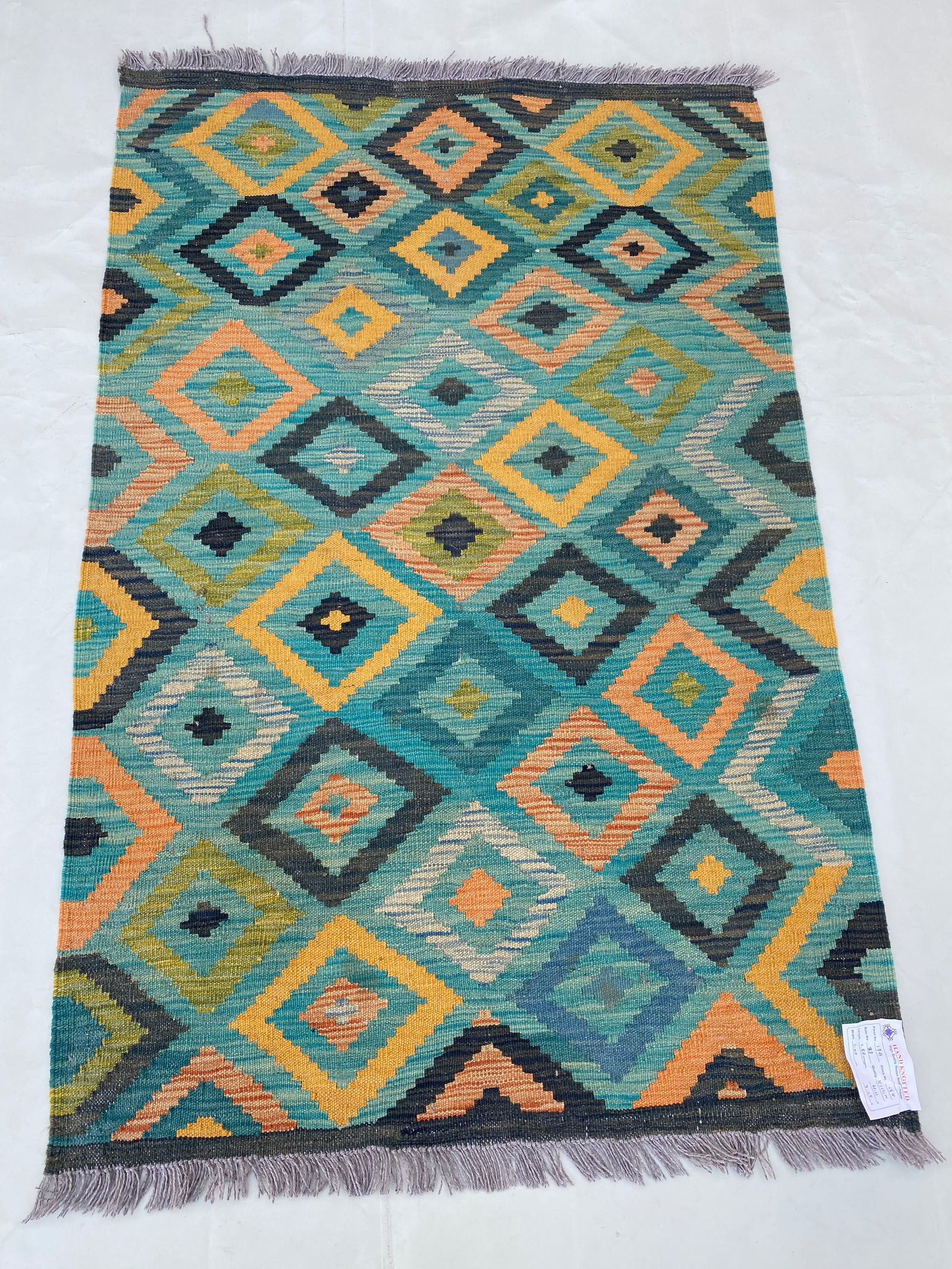 Handmade 3' x 5' Light Sea Green Geometric Kilim Rug: Handmade 3' x 5' Light Sea Green Geometric Kilim Rug Free continental US Shipping Introducing our exquisite 3' x 5' Light Sea Green Kilim Rug, a perfect blend of timeless craftsmanship and contemporar