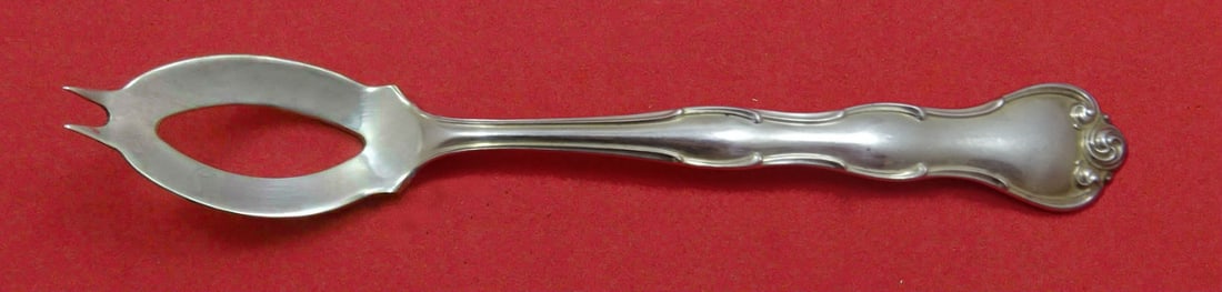 Gorham Rondo Sterling Silver Olive Spoon Custom Made 5 3/8 Inches: Gorham Rondo Sterling Silver Olive Spoon Custom Made 5 3/8 Inches This exquisite olive spoon, crafted in the renowned Rondo pattern by Gorham, showcases the elegance of sterling silver. Measuring 5 3/