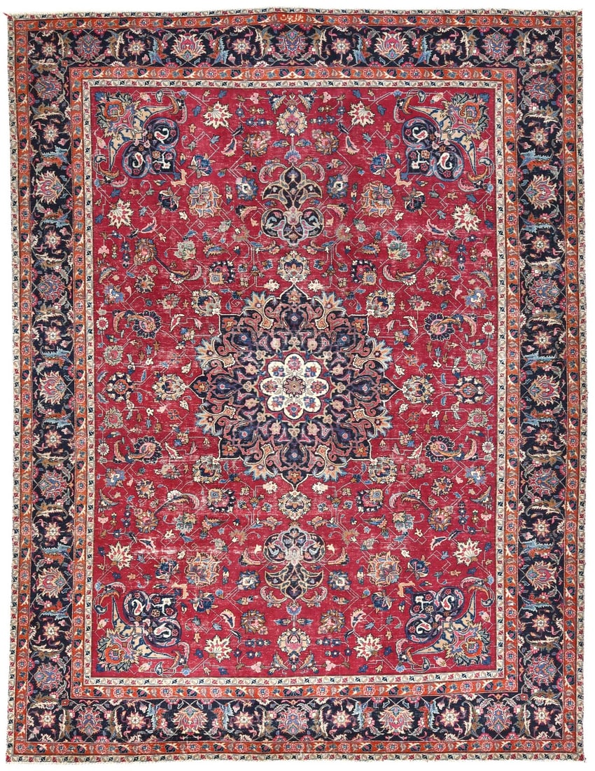 Vintage Handmade Floral Oriental Rug 9'9 x 12'11 Wool Antique Design: Vintage Handmade Floral Oriental Rug 9'9 x 12'11 Wool Antique Design Enhance your living space with this exquisite handmade vintage Oriental rug, featuring a stunning antique floral design. Measuring