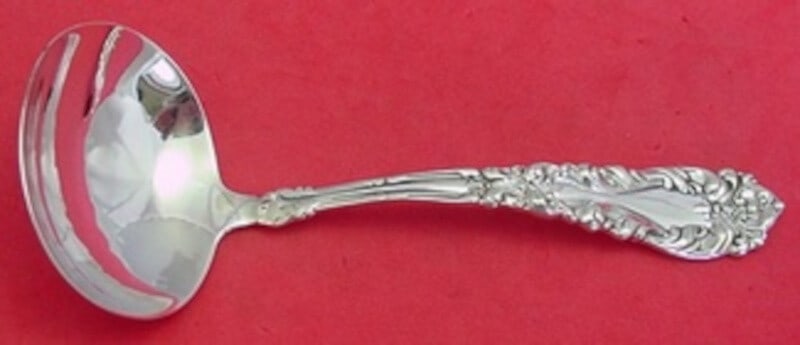 Amston Sterling Silver Gravy Ladle 6" Athene Crescendo Pattern: Amston Sterling Silver Gravy Ladle 6" Athene Crescendo Pattern This exquisite sterling silver gravy ladle, measuring 6 inches, features the elegant Athene / Crescendo pattern by Amston Silver. Crafted