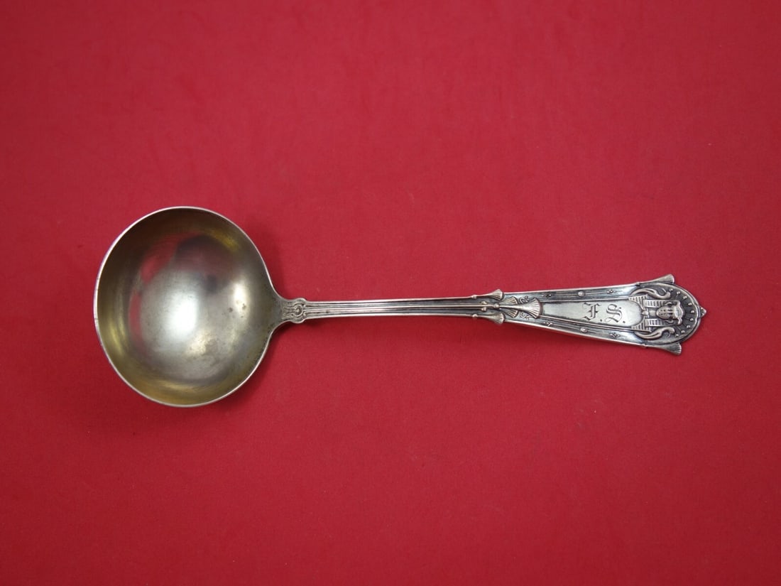 Whiting Egyptian Sterling Silver Gravy Ladle 7.5 Vintage: Whiting Egyptian Sterling Silver Gravy Ladle 7.5 Vintage This vintage gravy serving ladle, crafted by Whiting, showcases the elegant Egyptian pattern. Made from high-quality sterling silver, it measur