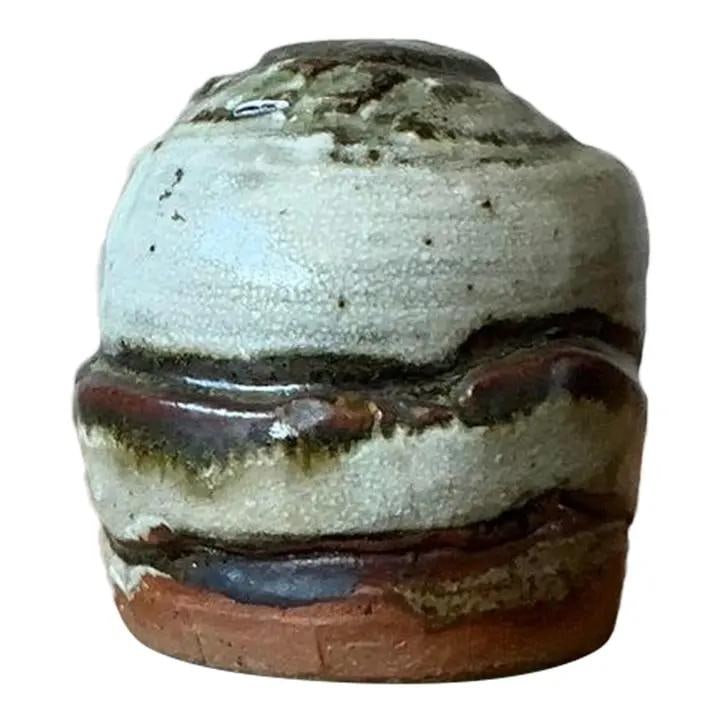 Vintage Boho Studio Pottery Single Stem Vase Gray Green Glaze: Vintage Boho Studio Pottery Single Stem Vase Gray Green Glaze This vintage boho single stem vase is a captivating example of American studio pottery, showcasing an organic shape and a complex, high-fi