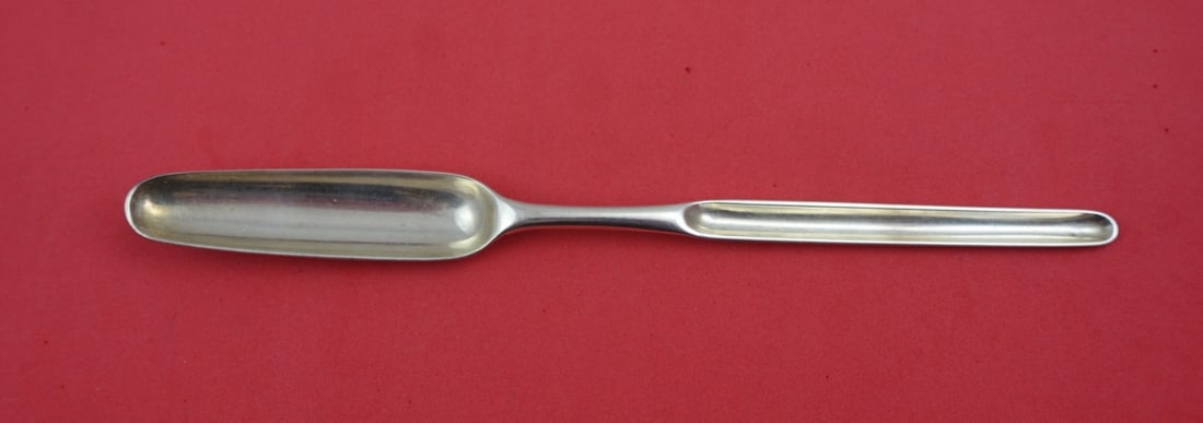 Georgian Sterling Silver Marrow Scoop by Thomas Tearle 1766 9": Georgian Sterling Silver Marrow Scoop by Thomas Tearle 1766 9" This exquisite English Sterling Silver Marrow Scoop, crafted by Thomas Tearle in London in 1766, showcases the elegance of Georgian style