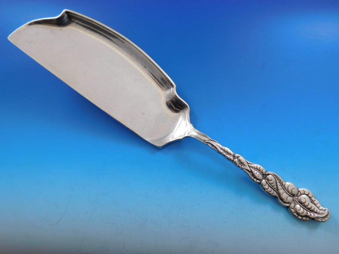 Tiffany & Co Ailanthus 13 Inch Sterling Silver Crumber Vintage Server: Tiffany & Co Ailanthus 13 Inch Sterling Silver Crumber Vintage Server This exquisite 13" crumber from Tiffany & Co. features the elegant Ailanthus pattern, showcasing the brand's hallmark craftsmanshi