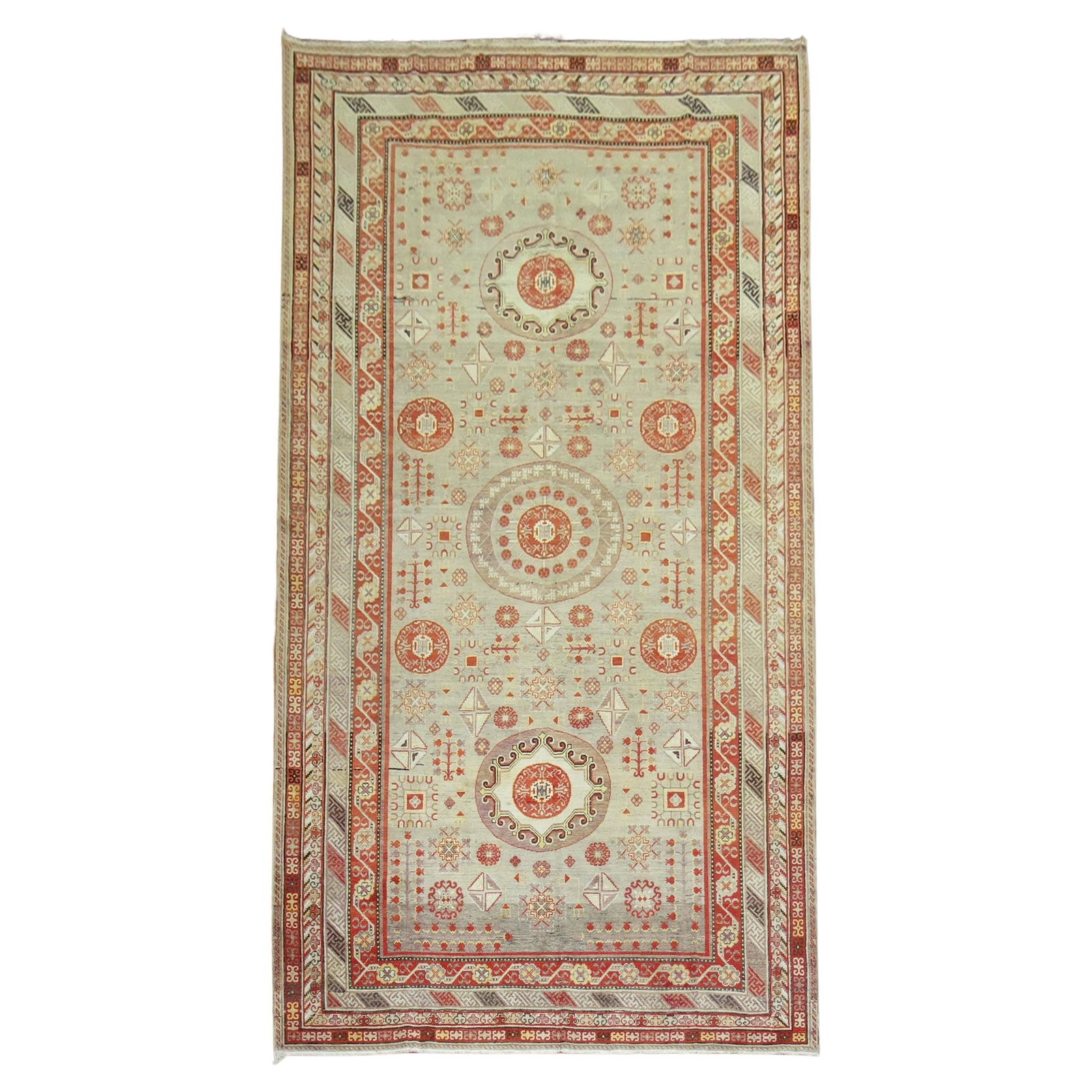 Antique Gray Khotan Rug Anglo-Japanese Wool 7'8'' x 15'10'' Circa 1910: Antique Gray Khotan Rug Anglo-Japanese Wool 7'8'' x 15'10'' Circa 1910 Discover the elegance of this large antique gray Khotan rug, a stunning piece from the early 20th century, crafted in East Turkes