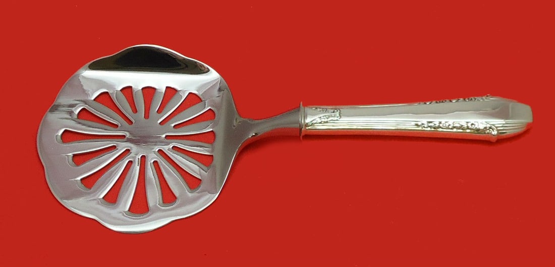 International Sterling Silver Enchantress Custom Tomato Server 8.5": International Sterling Silver Enchantress Custom Tomato Server 8.5" This exquisite Enchantress Tomato Server by International Sterling is a beautiful addition to any dining experience. Crafted from st