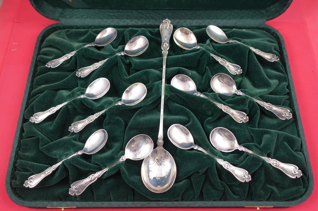 Sterling Silver Violet Pattern Chocolate Set With Muddler in Original Box: Sterling Silver Violet Pattern Chocolate Set With Muddler in Original Box This sterling silver chocolate set by Whiting features the Violet pattern and includes one chocolate muddler and twelve chocol