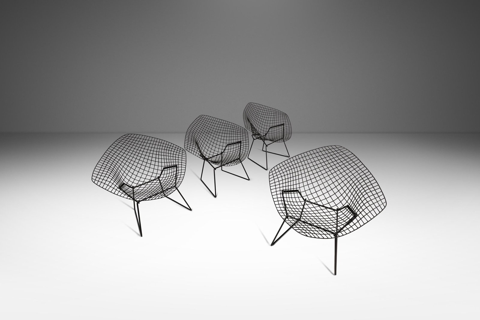 Mid-Century Modern Diamond Chairs Set of 4 by Harry Bertoia for Knoll USA 1960s: Mid-Century Modern Diamond Chairs Set of 4 by Harry Bertoia for Knoll USA 1960s Introducing a rare and limited set of four "Diamond" chairs designed by the renowned Harry Bertoia for Knoll, originally