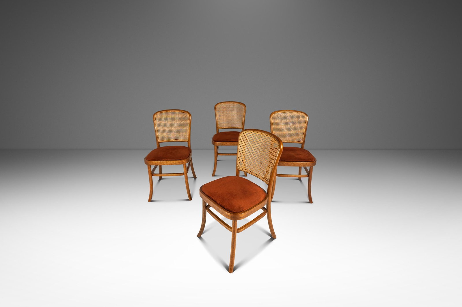 Set of 4 Oak Bentwood Dining Chairs Model 811 Style in Manner of Josef Frank Hoffmann: Set of 4 Oak Bentwood Dining Chairs Model 811 Style in Manner of Josef Frank Hoffmann This set includes four bentwood dining chairs styled after the Model 811, inspired by Josef Frank and Josef Hoffma