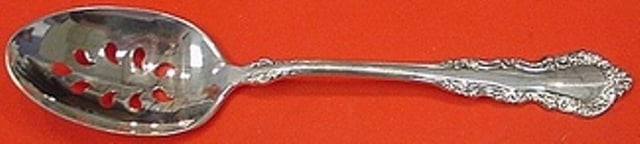 Reed & Barton Georgian Rose Sterling Silver Slotted Spoon 8 1/4 Custom: Reed & Barton Georgian Rose Sterling Silver Slotted Spoon 8 1/4 Custom This exquisite serving spoon features the elegant Georgian Rose pattern by Reed & Barton, showcasing a beautiful design crafted i