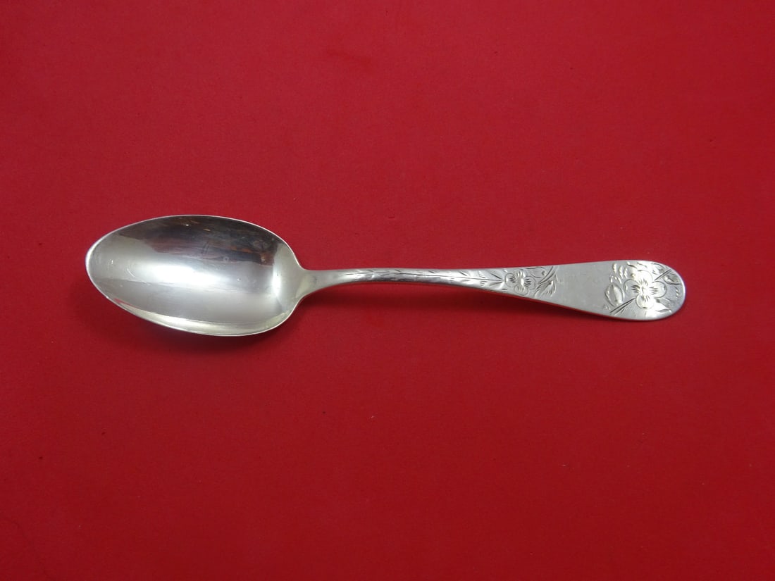 Towle Sterling Silver Soup Spoon Number 43 7 Inch: Towle Sterling Silver Soup Spoon Number 43 7 Inch Discover the elegance of this Towle sterling silver place soup spoon, crafted in the exquisite Number 43 pattern. Measuring 7 inches, this spoon showc
