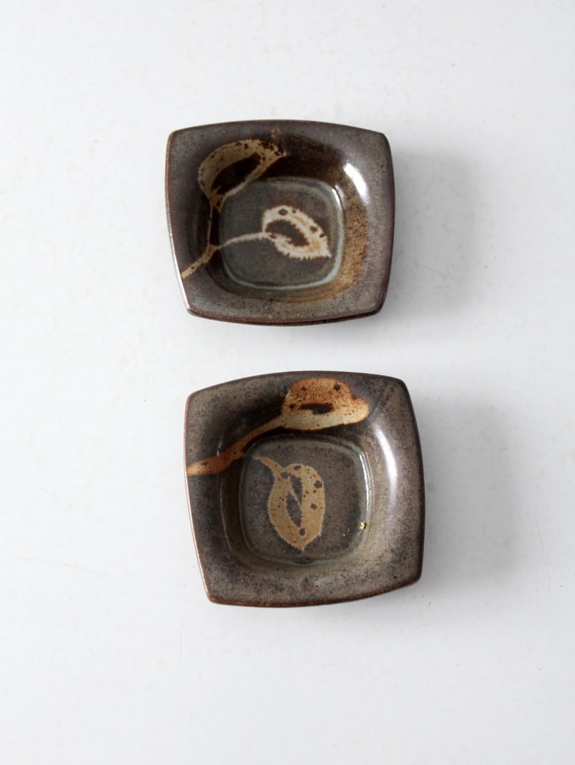 Charming Vintage Studio Pottery Dishes Pair with Leaf Design (1 of 11)