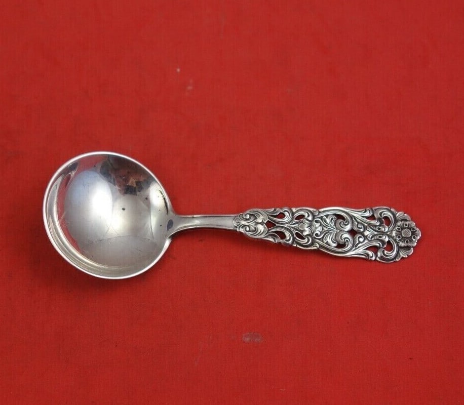 Th. Marthinsen Valdres .830 Silver Sugar Spoon 4 1/4 Inch Serving Piece: Th. Marthinsen Valdres .830 Silver Sugar Spoon 4 1/4 Inch Serving Piece This elegant sugar spoon is part of the Valdres pattern by Th. Marthinsen, crafted from .830 silver. Measuring 4 1/4 inches in l