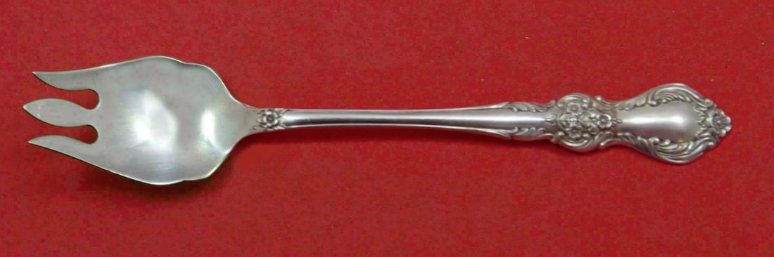 International Sterling Silver Southern Treasure Spork Cake Ice Cream 5 3/4": International Sterling Silver Southern Treasure Spork Cake Ice Cream 5 3/4" Indulge in a delightful dining experience with this exquisite Southern Treasure Spork, crafted by International Sterling. Th