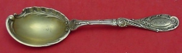 Reed & Barton La Rocaille Sterling Silver Sugar Spoon Goldwashed 6 1/4": Reed & Barton La Rocaille Sterling Silver Sugar Spoon Goldwashed 6 1/4" This exquisite La Rocaille sugar spoon by Reed & Barton boasts a stunning fancy bowl design, crafted from high-quality sterling