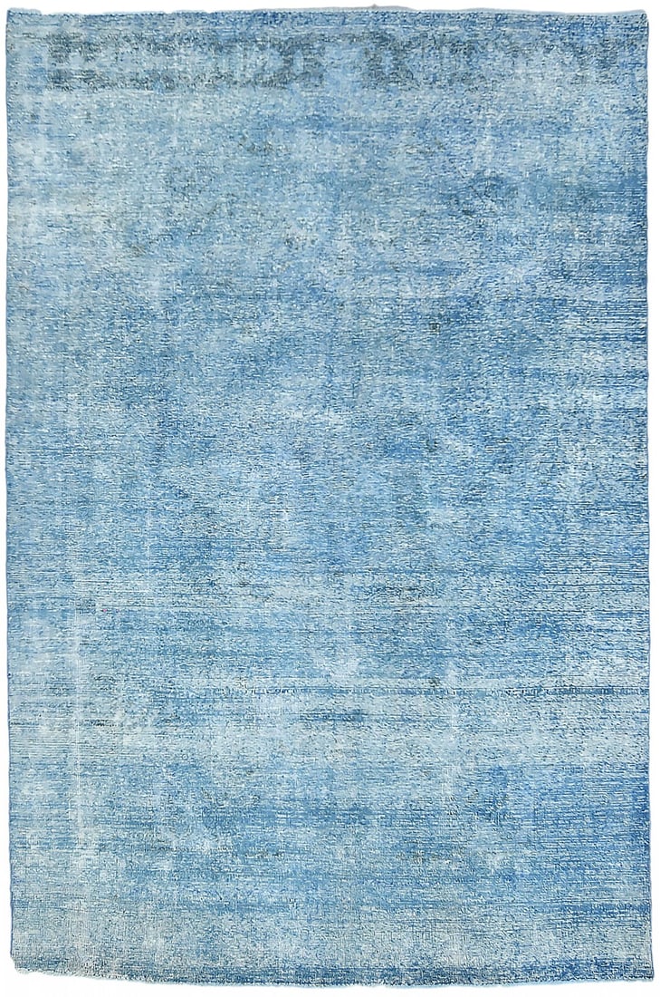 Vintage Hand-Knotted 6'0 x 9'3 Wool Floral Oriental Rug: Vintage Hand-Knotted 6'0 x 9'3 Wool Floral Oriental Rug Transform your space with this exquisite hand-knotted antique wool Oriental rug featuring a muted floral design. Crafted in Western Asia during