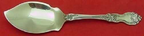 Wallace La Reine Sterling Silver Jelly Server 6 3/4 Inch: Wallace La Reine Sterling Silver Jelly Server 6 3/4 Inch This exquisite jelly server from the La Reine pattern by Wallace is crafted from high-quality sterling silver. Measuring 6 3/4 inches, this ele