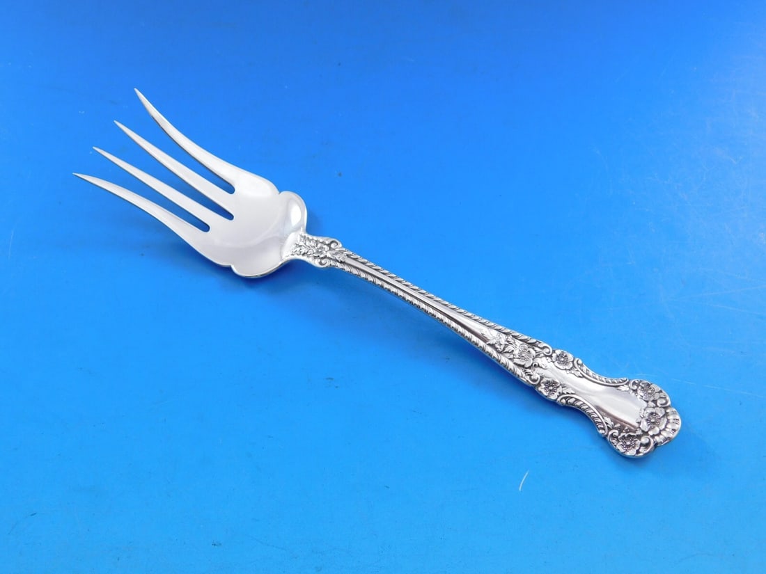 Gorham Cambridge Sterling Silver Serving Fork 5 5/8 Inch Splayed Tines: Gorham Cambridge Sterling Silver Serving Fork 5 5/8 Inch Splayed Tines This exquisite serving fork features the elegant Cambridge pattern by Gorham, crafted from high-quality sterling silver. With spl