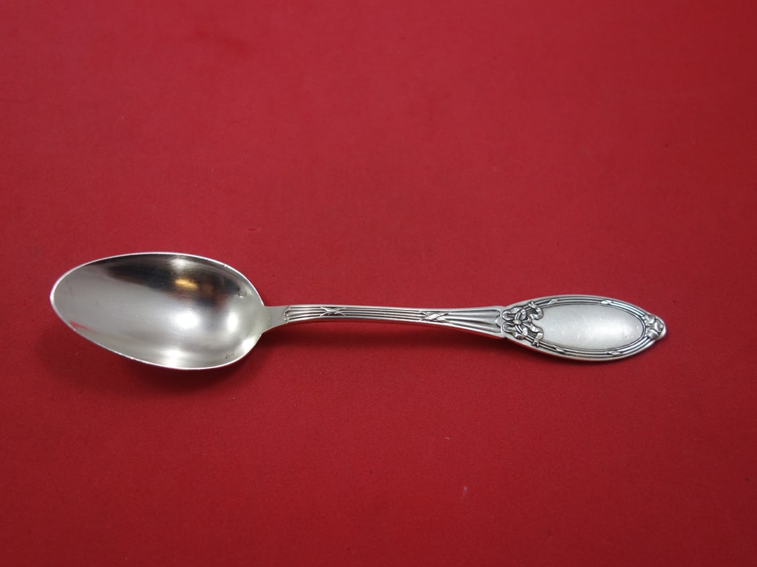 Boulenger Marie Antoinette Sterling Silver Teaspoon 5.5 Inch Antique: Boulenger Marie Antoinette Sterling Silver Teaspoon 5.5 Inch Antique This exquisite sterling silver teaspoon features the elegant Marie Antoinette pattern by Boulenger, measuring 5 1/2 inches in lengt
