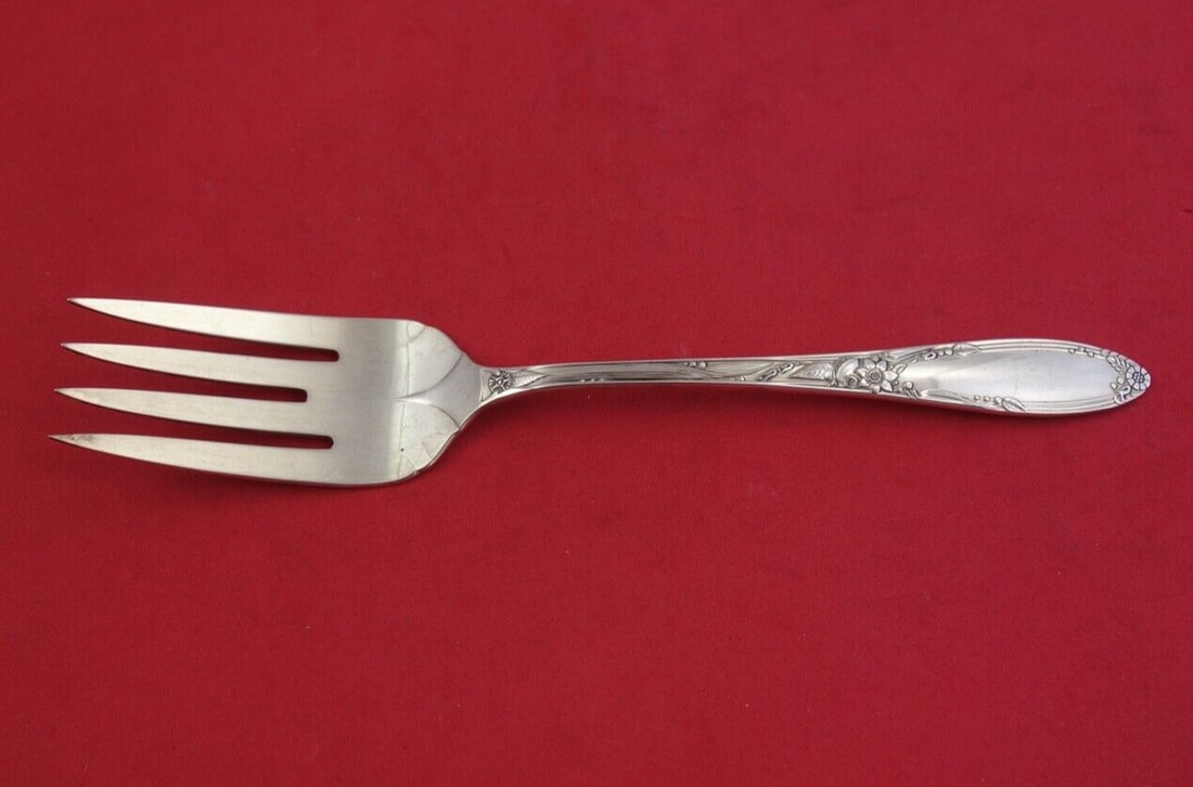 Oneida Virginian Sterling Silver 8 1/8 Cold Meat Serving Fork: Oneida Virginian Sterling Silver 8 1/8 Cold Meat Serving Fork This exquisite Virginian cold meat fork by Oneida is crafted from high-quality sterling silver and measures 8 1/8" in length. It showcases