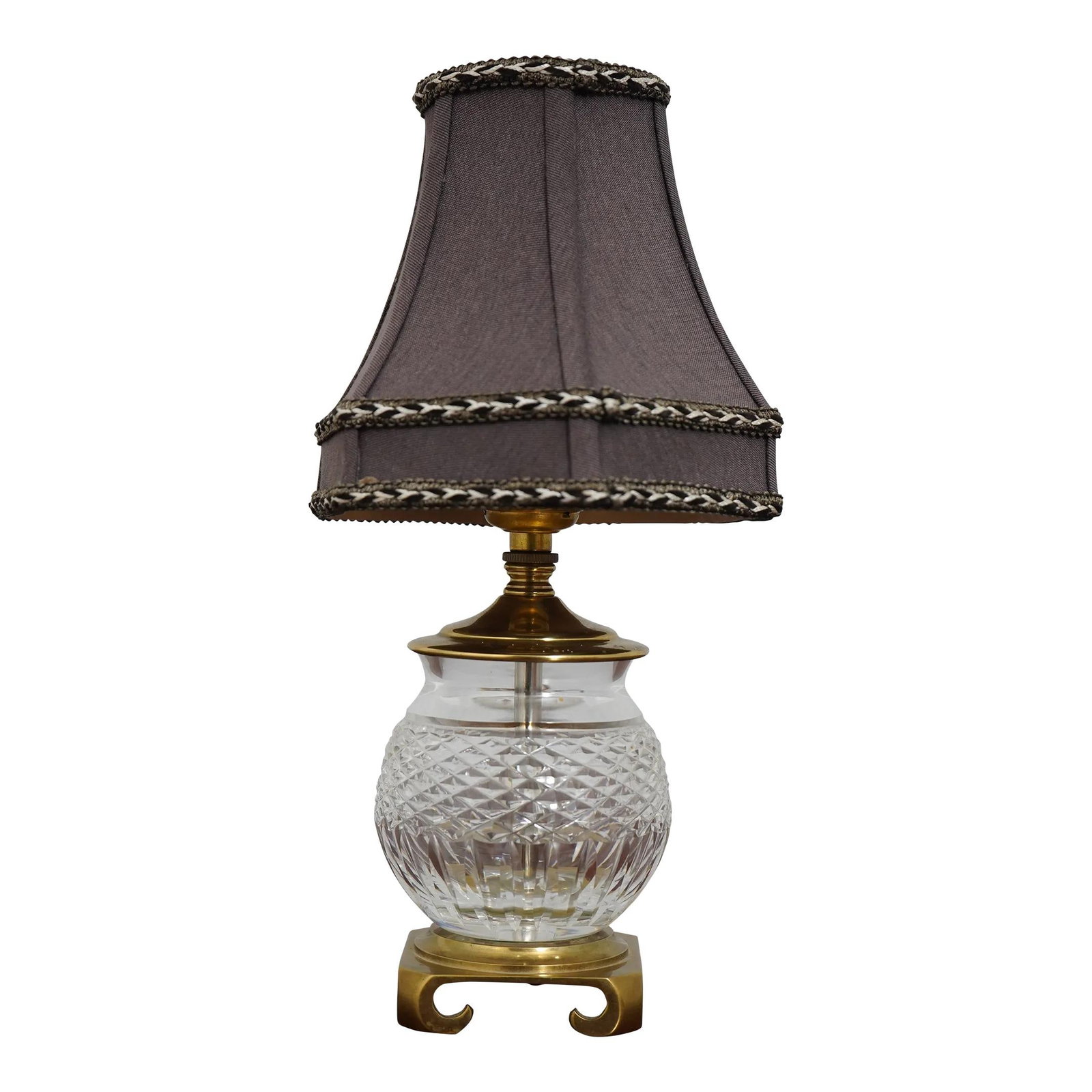 Waterford Signed Crystal Brass Table Lamp with Decorative Shade: Waterford Signed Crystal Brass Table Lamp with Decorative Shade This exquisite Waterford table lamp combines elegance and functionality with its stunning etched crystal design and brass base. Approxim
