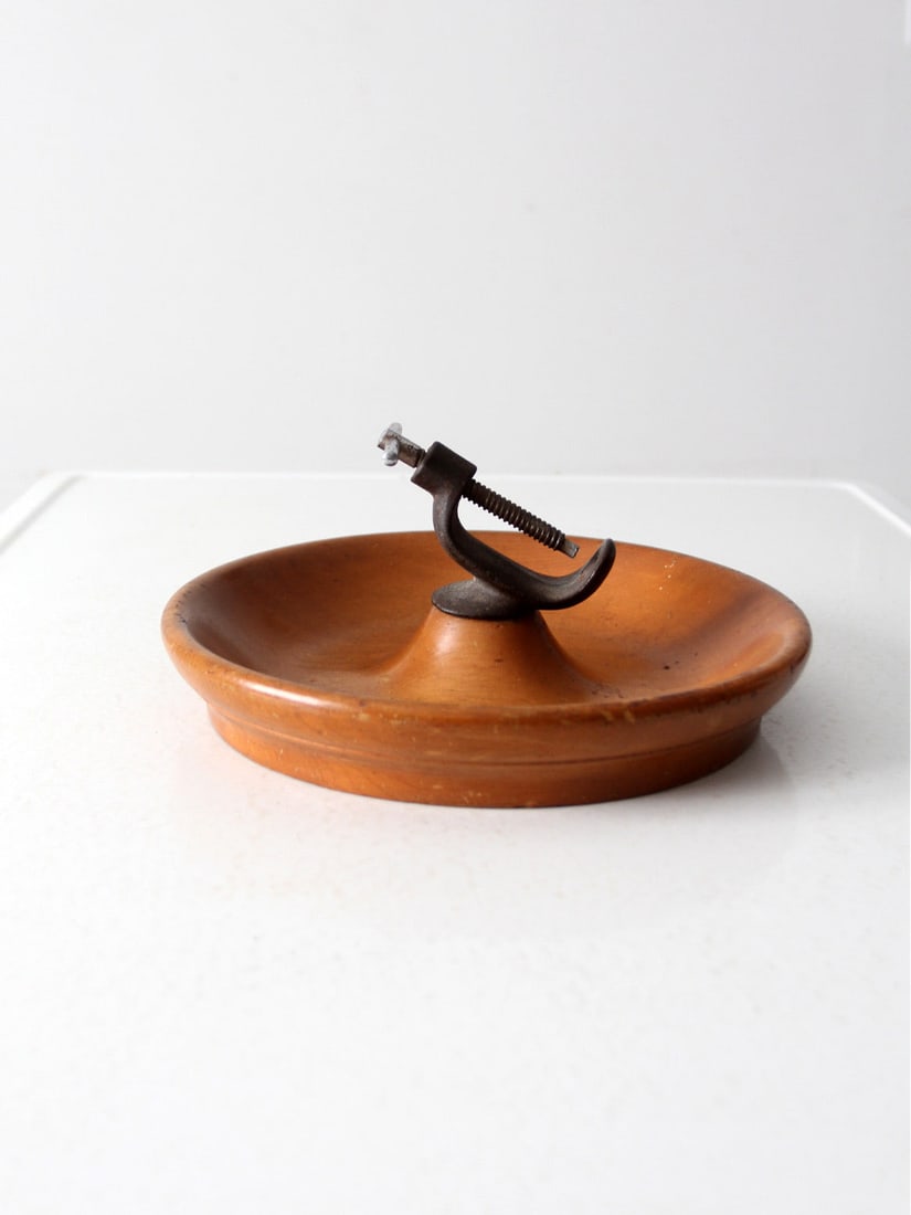 Vintage Mid Century Nutcracker Bowl with Cast Iron Vise: Vintage Mid Century Nutcracker Bowl with Cast Iron Vise This vintage mid 20th century nutcracker bowl showcases a unique design with a wooden bowl complemented by a central cast iron vise, perfect for