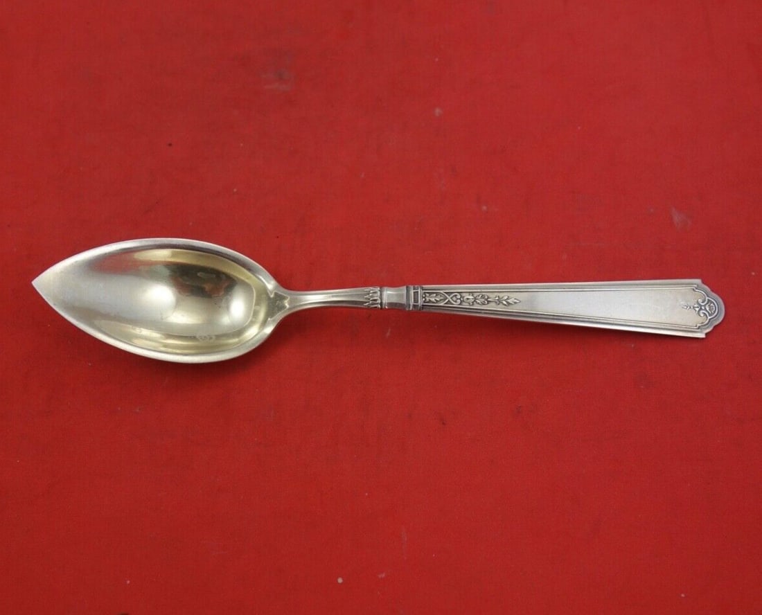 Durgin-Gorham Princess Patricia Sterling Silver Grapefruit Spoon 6": Durgin-Gorham Princess Patricia Sterling Silver Grapefruit Spoon 6" This exquisite grapefruit spoon, crafted from sterling silver, features the elegant Princess Patricia pattern by Durgin-Gorham. Meas