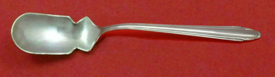 Dominick & Haff Contempora Sterling Silver Horseradish Scoop 6 Inch: Dominick & Haff Contempora Sterling Silver Horseradish Scoop 6 Inch This exquisite horseradish scoop, crafted in sterling silver, showcases the elegant Contempora pattern by Dominick & Haff. Measuring