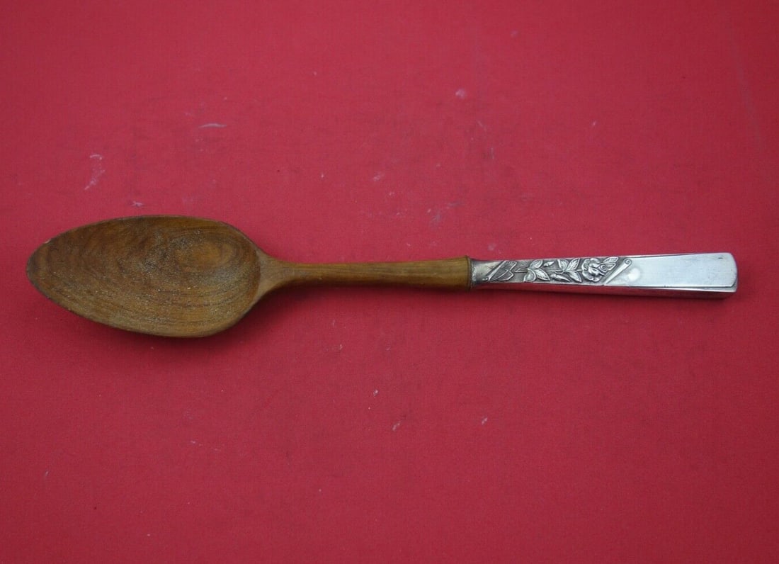 Stieff Rose Motif Sterling Silver Salad Serving Spoon 10.5 Inch: Stieff Rose Motif Sterling Silver Salad Serving Spoon 10.5 Inch This exquisite salad serving spoon features the elegant Rose Motif pattern by Stieff, crafted from high-quality sterling silver. The spo