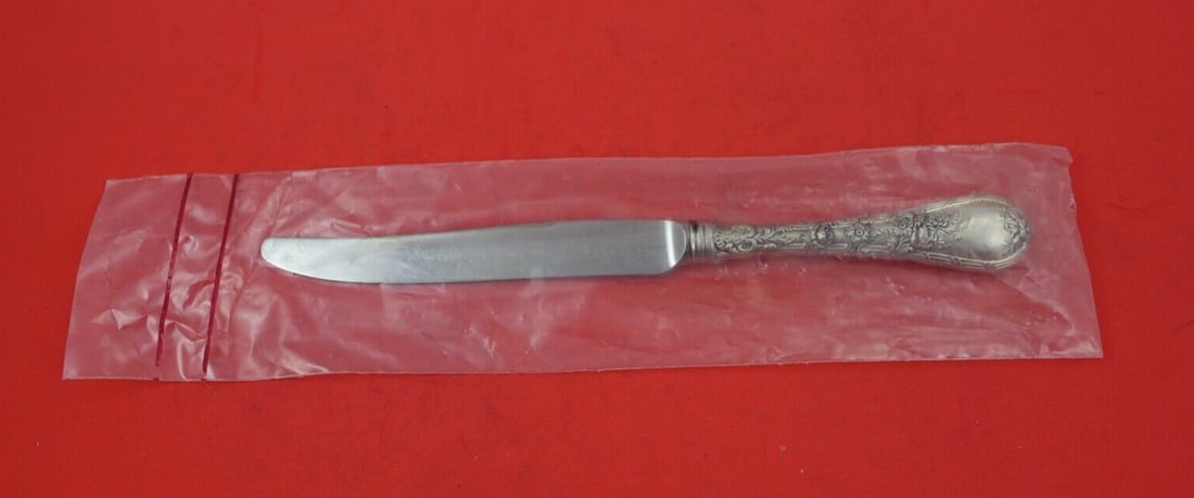 Rare Durgin-Gorham Dauphin Sterling Silver Knife 8 5/8": Rare Durgin-Gorham Dauphin Sterling Silver Knife 8 5/8" Discover the elegance of the 'Dauphin' pattern by Durgin-Gorham, featuring a stunning sterling silver hollow handle complemented by a durable st