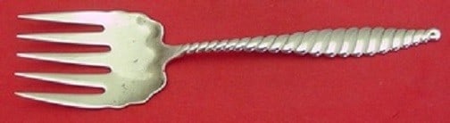 Whiting Oval Twist Sterling Silver 5-Tine Sardine Fork 6 Inch: Whiting Oval Twist Sterling Silver 5-Tine Sardine Fork 6 Inch This exquisite Sterling Silver Sardine Fork features a unique 5-tine design and measures 6 inches in length. Crafted in the early to mid-2