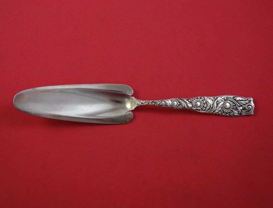 Knowles Trianon Sterling Silver Jelly Cake Server 7.5 Inch: Knowles Trianon Sterling Silver Jelly Cake Server 7.5 Inch This exquisite jelly cake server is crafted from sterling silver and features the elegant Trianon pattern by Knowles, dating back to 1850-189